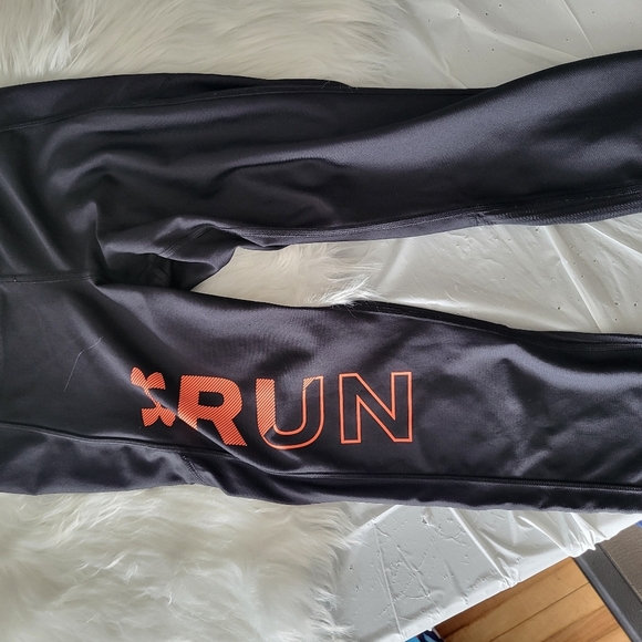 Under Armour Women Black Compression Run Leggings, Size Medium (26) - Picture 7 of 7